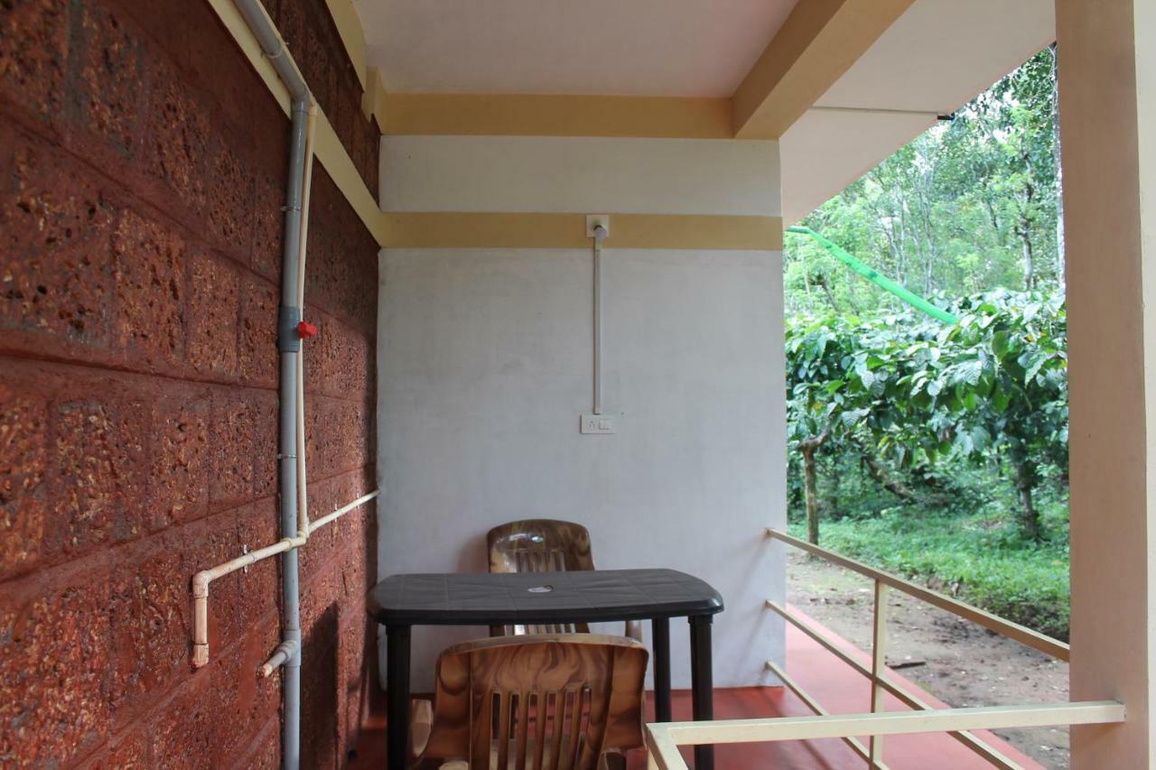 Woodside Homestay Wayanad Batheri Exteriör bild