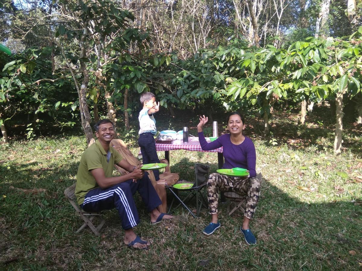 Woodside Homestay Wayanad Batheri Exteriör bild